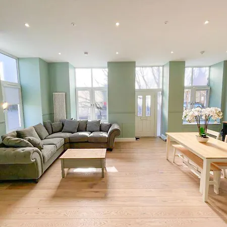 Beautiful 2br, Private Entry In Vibrant Leith 公寓 *