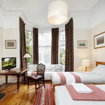 Sheen's House Gasthuis 3*