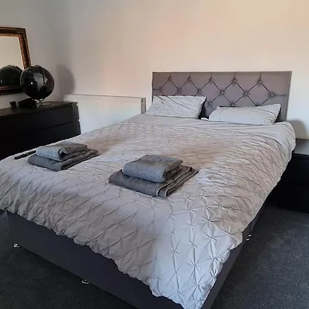 شقة Large 4 Bed