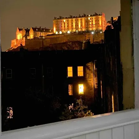 Apartment Large 4 Bed Edinburgh