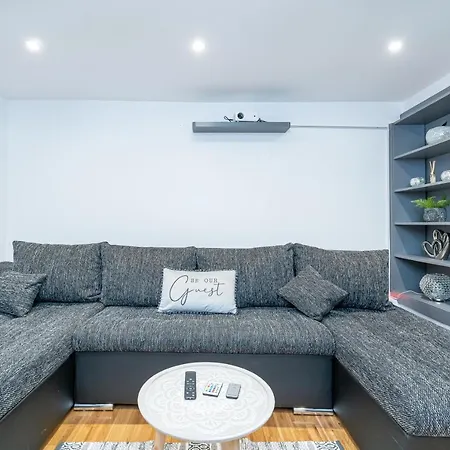 Deluxe In Ediburgh Centre - Excellent Location 招待所 *