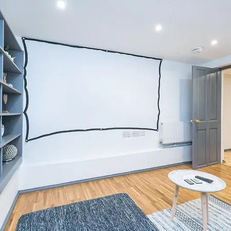 Deluxe In Ediburgh Centre - Excellent Location 招待所 *
