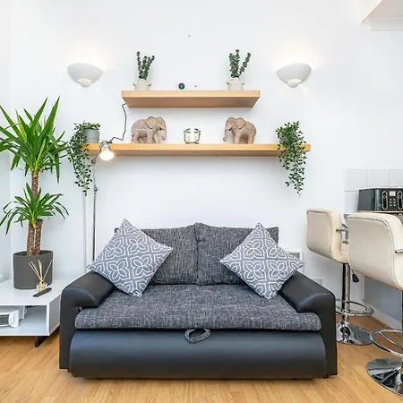 شقة Bright And Cozy Centre 1 Bedroom *