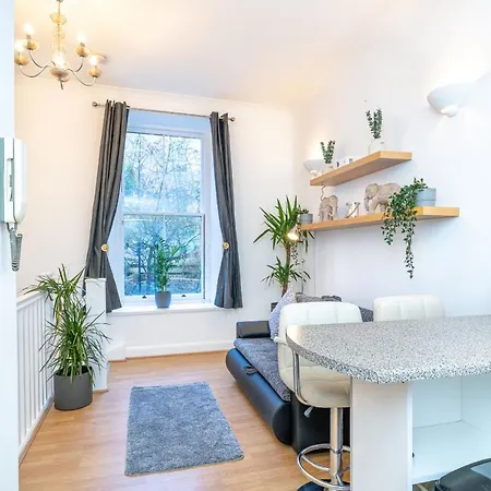 Bright And Cozy Centre 1 Bedroom Apartment Edinburgh