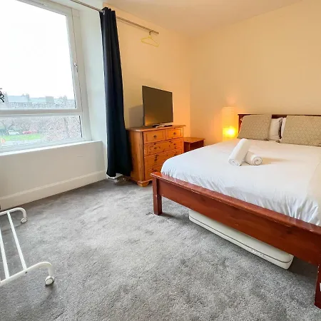 Convenient 2br Flat Gorgie Edinburgh
