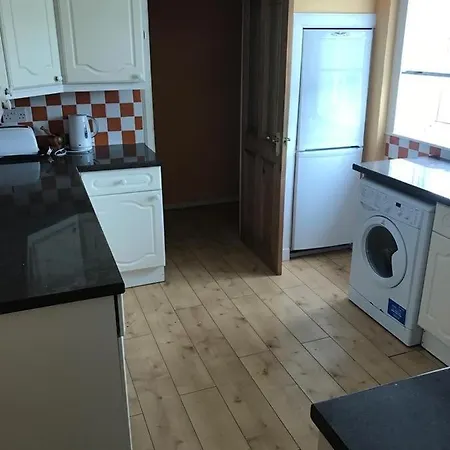 Budriehouse 3 Double Bedroom Long Term *