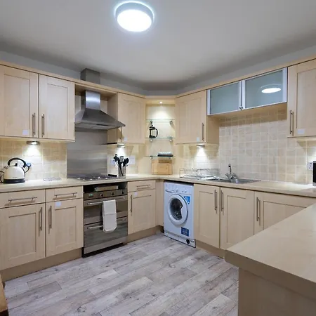 Pilrig Flat: A Lovely 5-bed With A Lift Édimbourg