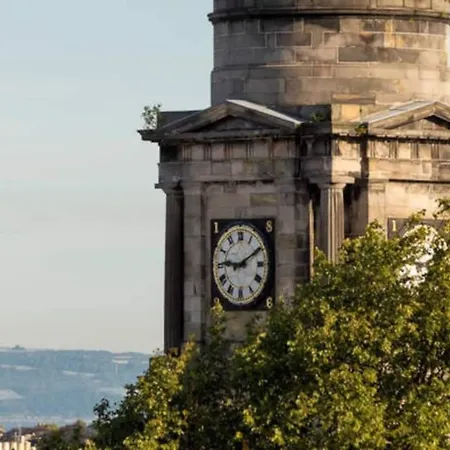 4 Bedroom Clock Tower In Central * Edinburgh