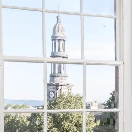 Appartement 4 Bedroom Clock Tower In Central *