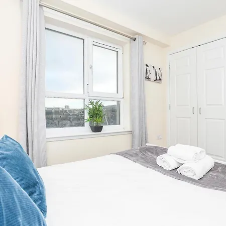 아파트 Waterfront Castle View 3 Bed *