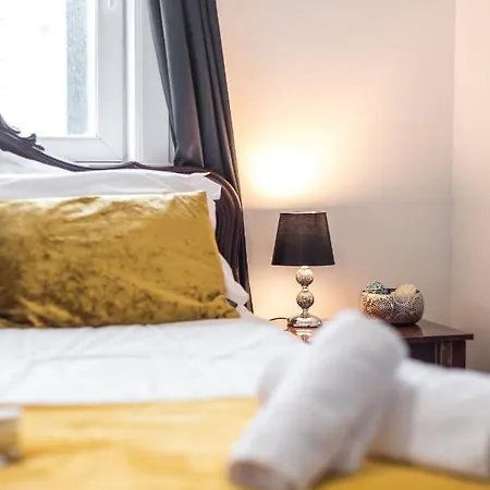 Cosy 2 Bedroom In The Heart Of Apartman *