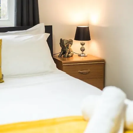 Cosy 2 Bedroom In The Heart Of *