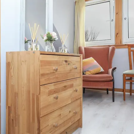 Beautiful In - Free Parking Guest house *