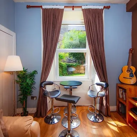 Warm, Cozy&relaxed By Holyrood Palace Edimburgo