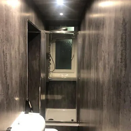 Cozy By Holyrood Park And Palace! *