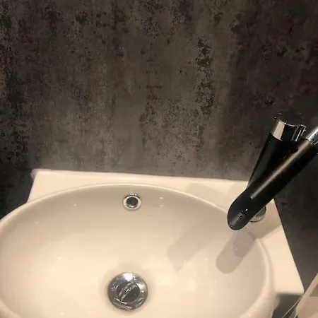 Cozy By Holyrood Park And Palace!