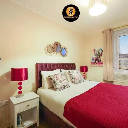 4 Bedrooms By Sensational Short Lets & Serviced Apartament *