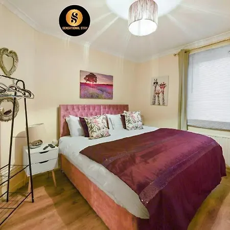 4 Bedrooms By Sensational Short Lets & Serviced * Edinburgh