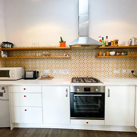 Open Plan 2 Bed Apt, Near Castle Lägenhet *