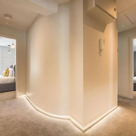Boutique Castle View 3 Bedroom Edinburgh