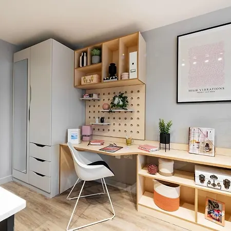 Rooms At Huxley Studios In The Heart Of Edinburgh אדינבורו