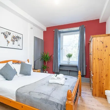 Luxury Five Bedroom Deluxe Duplex I Centre I Fountainpark