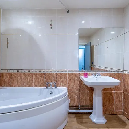 Luxury Five Bedroom Deluxe Duplex I Centre I Fountainpark 公寓