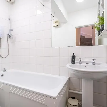 Bright And Cozy Centre 1 Bedroom Apartment Edinburgh
