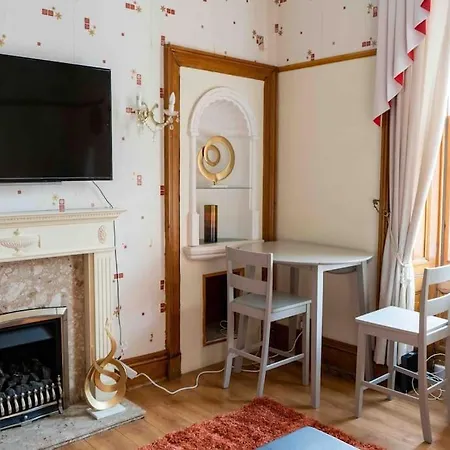 Bright Grand Flat In Great Location Lägenhet Edinburg