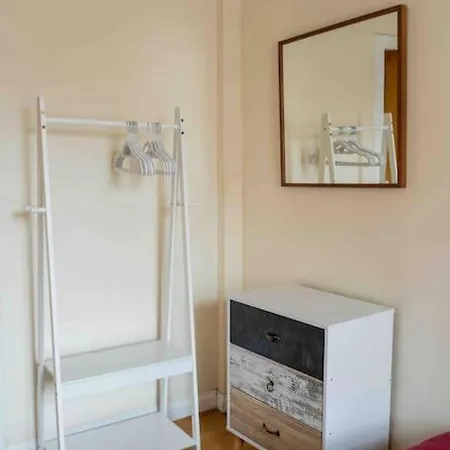 Bright Grand Flat In Great Location Edinburg