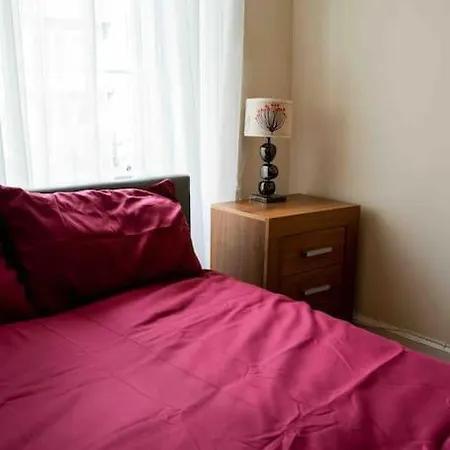 Bright Grand Flat In Great Location * Edinburg