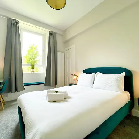 Striking 3 Bed Near Royal Mile - New Reno! Apartment *