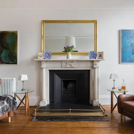 Apartamento Magnificent Georgian 3-bedroom In New Town