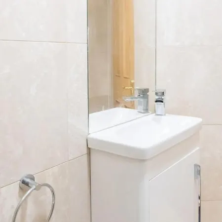Charming And Relaxing 2bd Flat - Abbeyhill