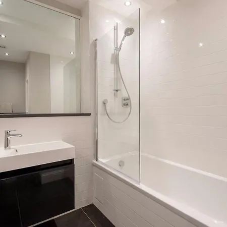 Luxury Apartment, Stafford Street شقة *