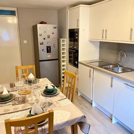Seasonal Fringe 2-Bed Flat In Edinburgh City Centre アパート エディンバラ