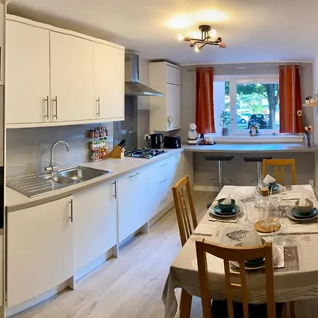 アパート Seasonal Fringe 2-Bed Flat In Edinburgh City Centre *