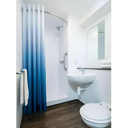 Travelodge Rose Street 3*