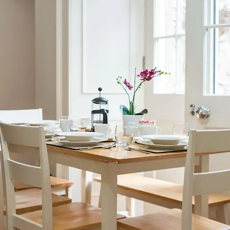 Self Catering , Centre With Parking Apartment Edinburgh