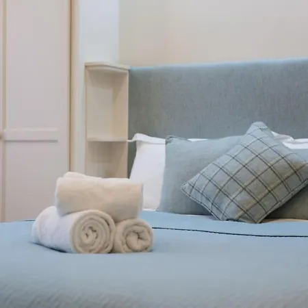 Self Catering , Centre With Parking Edinburgh