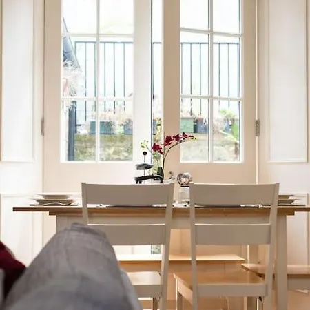 Self Catering , Centre With Parking Apartment *