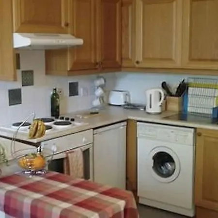 Flat Walk To Princes Streetroyal Mile Edinburgh