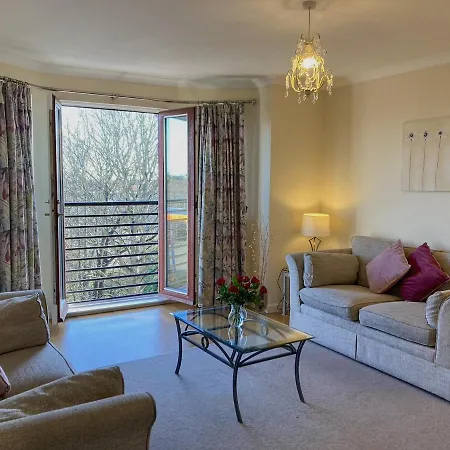Holiday home Queens Hill
