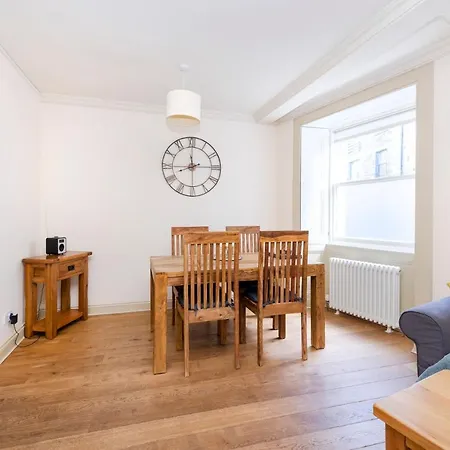 Joivy Cute House With Courtyard Edinburgh