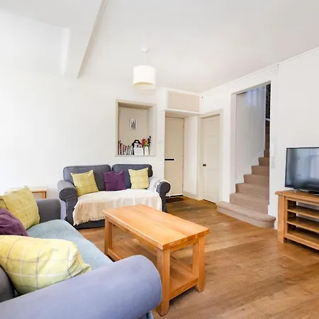Joivy Cute House With Courtyard Holiday home