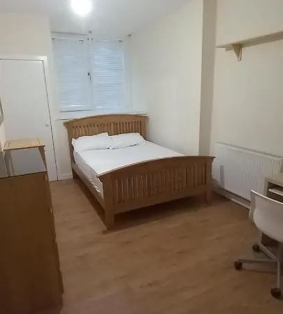 Daire Lovely Spacious Double Beds Sleeps 8 Edinburgh