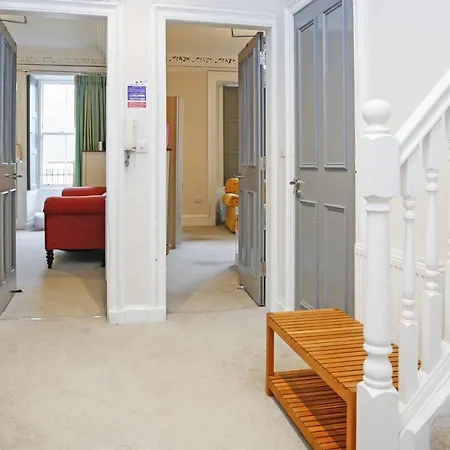 Fabulous 5 Double Bedroom Old Town