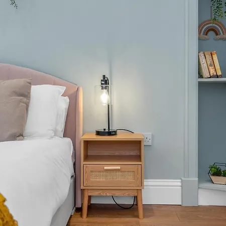 Cheerful - Jamson Pl 3 Bed Apartment Edinburgh