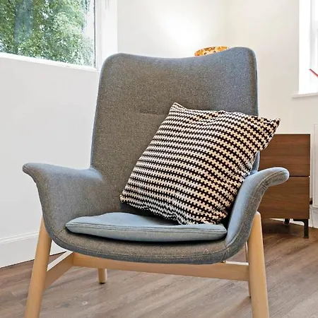 Apartment Cheerful Stays: Spacious Flat In Vibrant Leith *