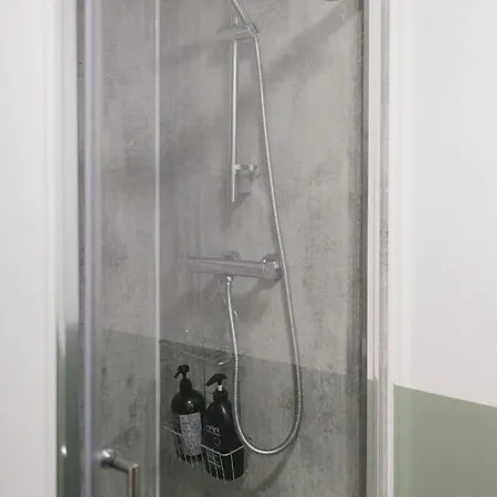 Broomhouse 홈스테이